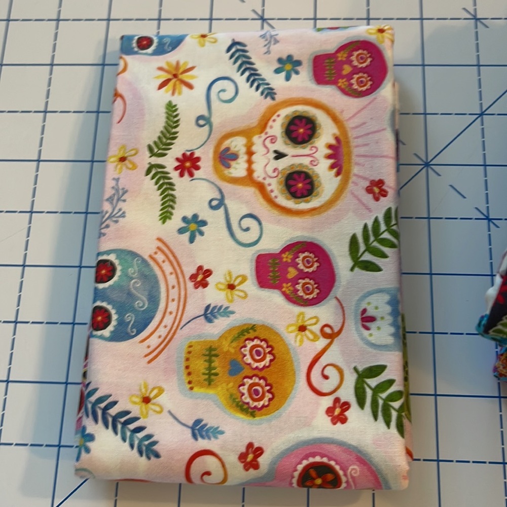 Michael Miller Sugar Skulls and Flowers Cotton 6 Piece Pack - Picture 2 of 6